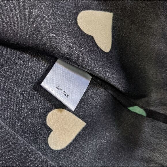 Tucker The Camisole Sea of Hearts in Stretch Georgette Silk Top Heart Print - Picture 4 of 5